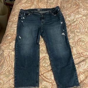 Old Navy sz 16 boyfriend jeans. Lightly distressed.
